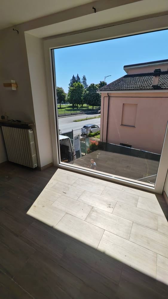 Vetrata fissa a tutta altezza, interno